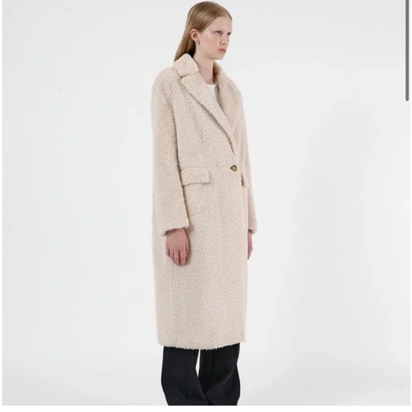 Apparis Alpaca Coat - Picture 3 of 5